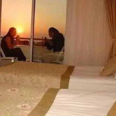 Sunbeach Hill Szálloda 4*